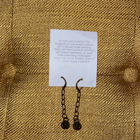 🍍Lot of two sets of earrings NWT - Picture 5 of 6